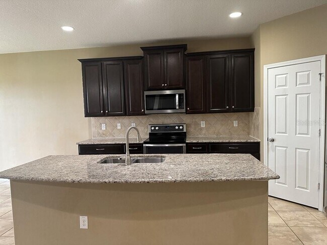 Building Photo - 3034 Winglewood Cir