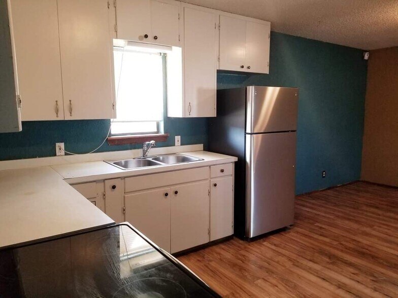 Building Photo - 1503 College Ave