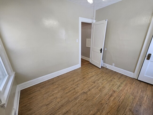 Building Photo - 3272 W 116th St