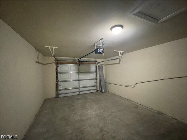 Building Photo - 705 Nicholas Pkwy W