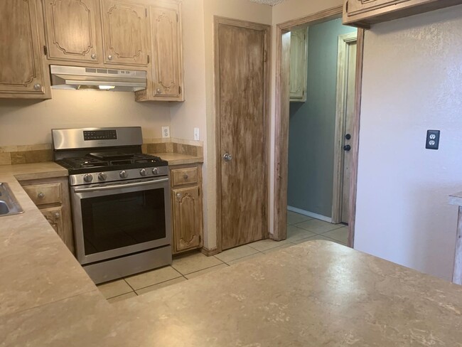 Building Photo - 8425 Bigwood Drive