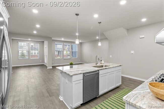 Building Photo - 4819 Glenora Dr