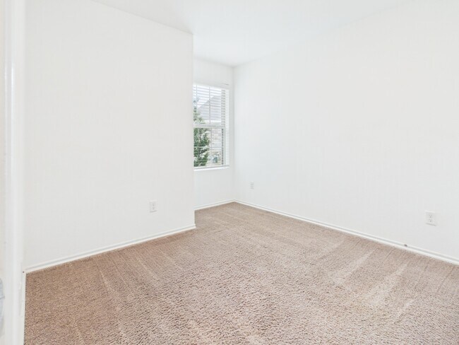 Building Photo - 1300 Winding Willow Dr
