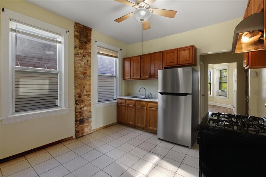 Building Photo - 3107 N Bernard St