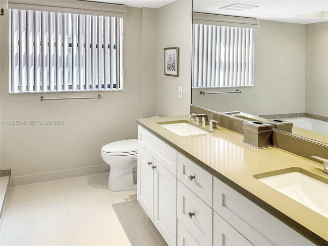 Building Photo - 7300 Radice Ct