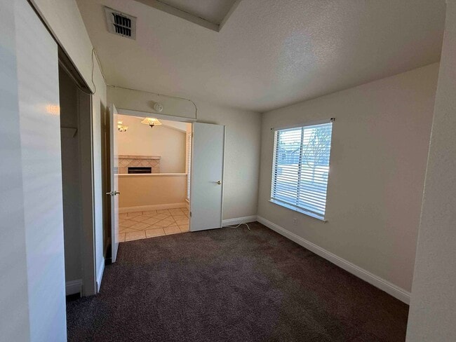 Building Photo - 3 Bed Antelope Home Close to Schools