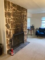 Building Photo - 8 Crescent Dr