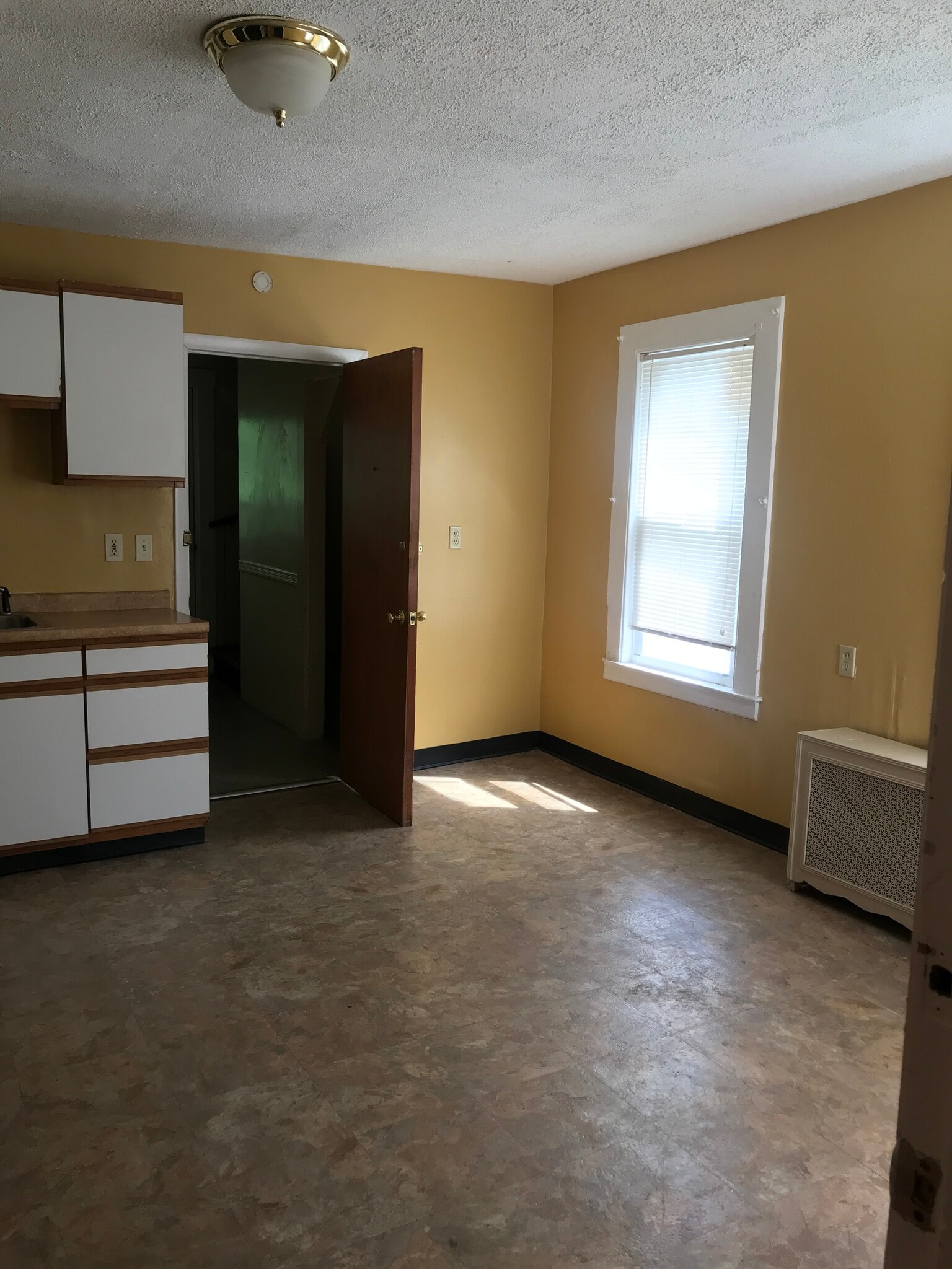 Building Photo - 62 Heath St