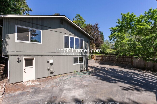 Building Photo - 12805 SW Beef Bend Rd