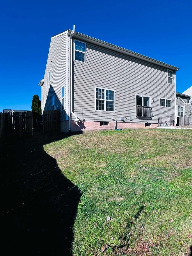 Building Photo - Move-in Special: HALF OFF off of the first month's rent! Stunning 4-5 Bedroom Home for Rent in En...