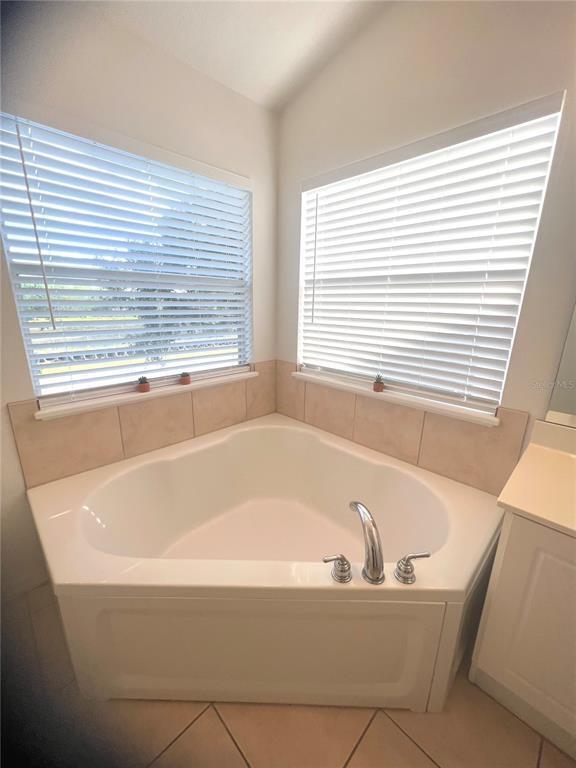 Building Photo - 2890 Club Cortile Cir