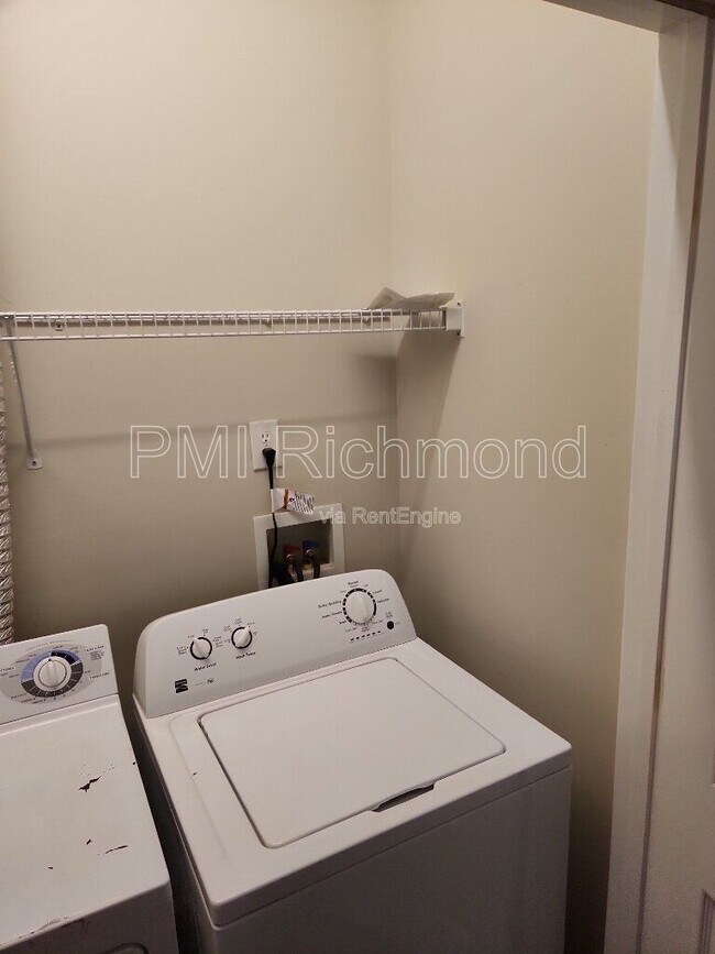 Building Photo - 1252 Providence Knoll Dr
