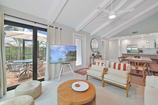 Building Photo - 6386 Royal Woods Dr