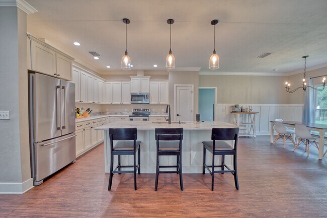 Building Photo - Elegant Modern Farmhouse in High Springs