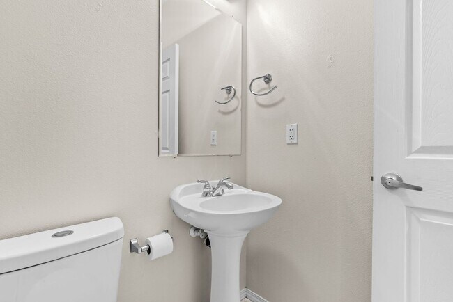 Building Photo - FOR RENT: CORNER LOT, Immaculate, lovely and spacious home - 5 bed, 3 bath + bonus room with 3-ca...