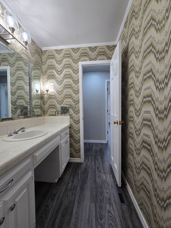 Building Photo - 3 Bedroom 2 Bath home in Shawnee!