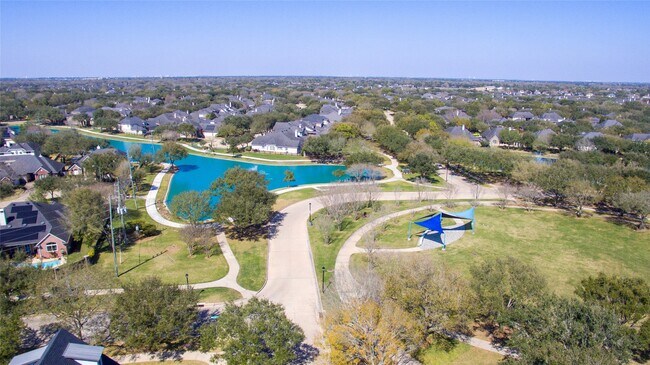 Building Photo - 21327 Pennshore Ln