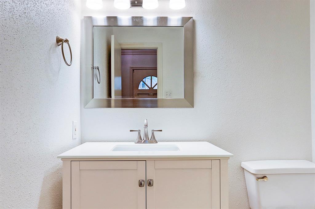 Powder Room - 6733 Belmont St