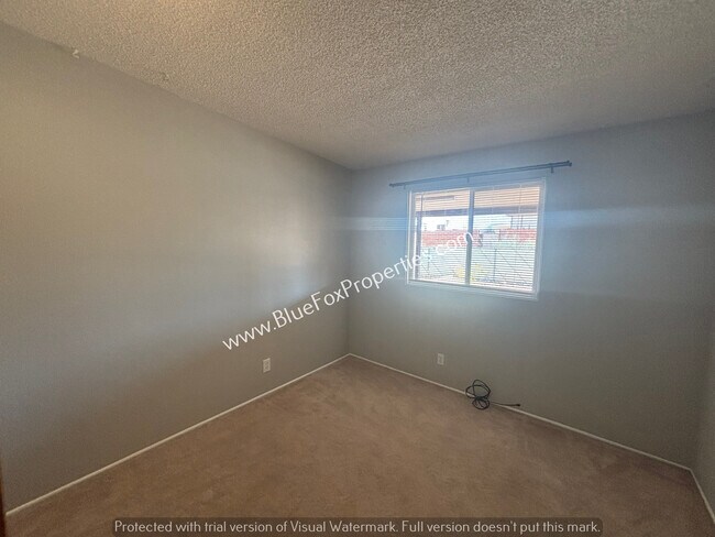 Building Photo - 3202 W Calle Fresa