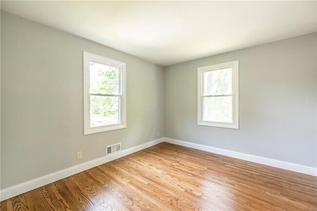 Building Photo - 104 Tumbleweed Dr