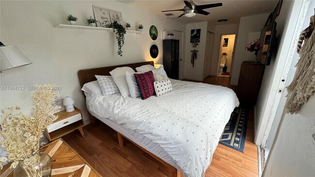 Building Photo - 6238 Hayes St