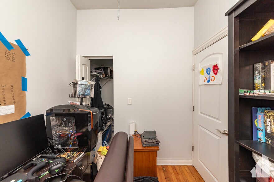 Building Photo - 2341 W Montana St