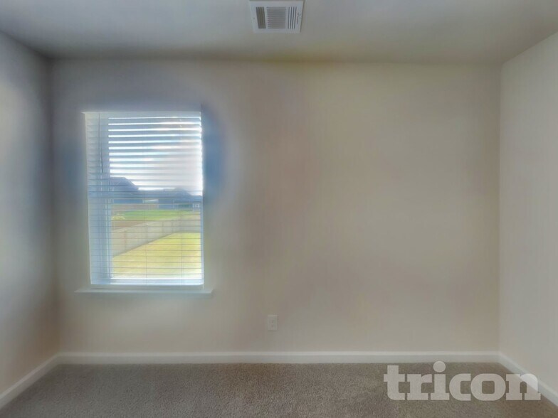 Building Photo - 259 Oliver Dr