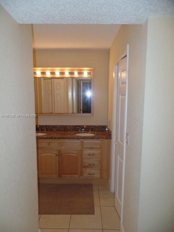 Building Photo - 280 Racquet Club Rd