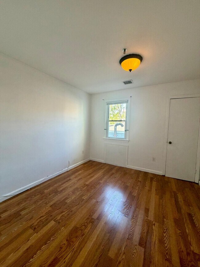 Building Photo - 73 Congress St