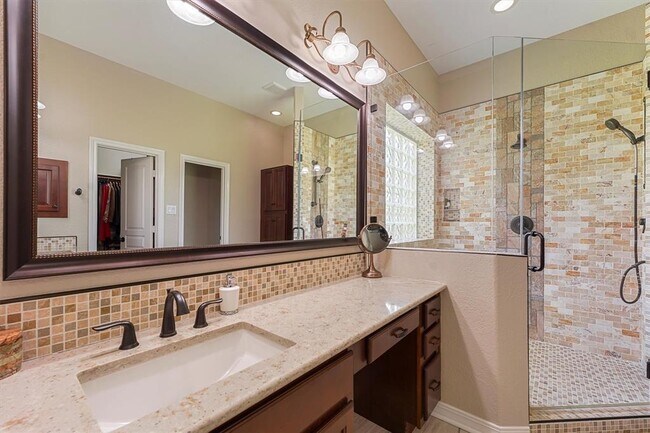 Building Photo - 6335 Concho Bay Dr