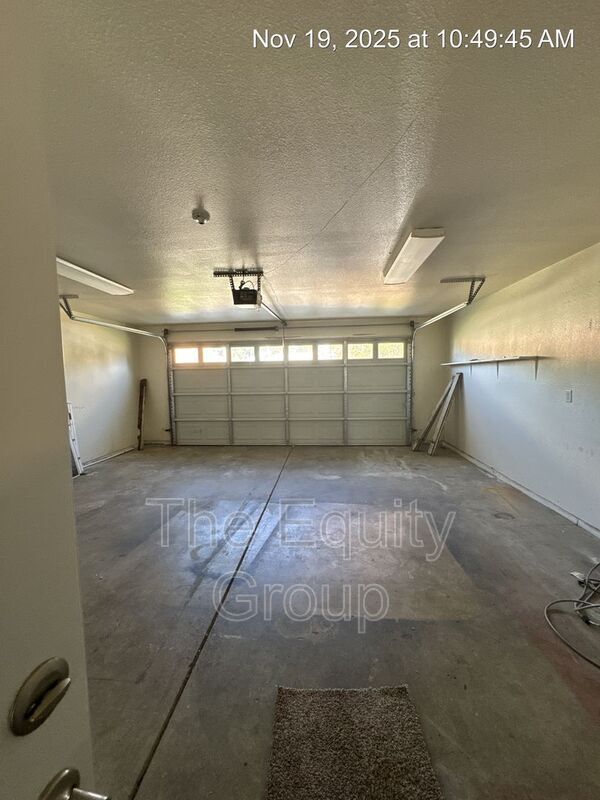 Building Photo - 4909 W Leighson Ave