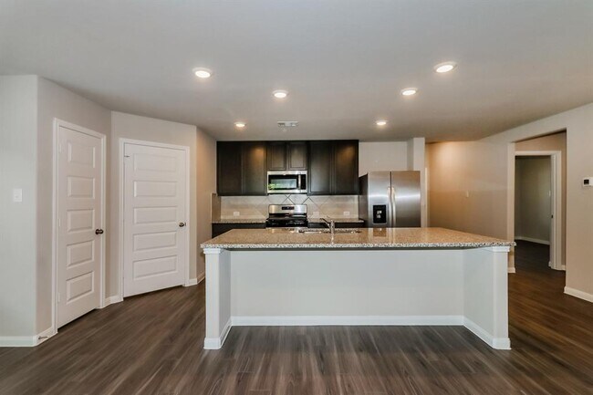 Building Photo - 5622 Briana Dee Dr