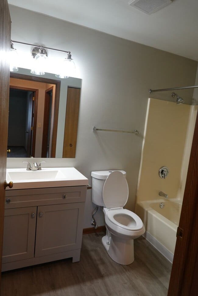 Building Photo - 1/2 OFF FIRST MONTHS RENT SPECIAL!