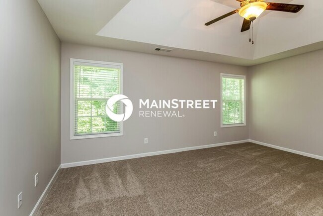 Building Photo - 4 Bedroom Pet-Friendly Home in Snellville, GA with Main Street Renewal