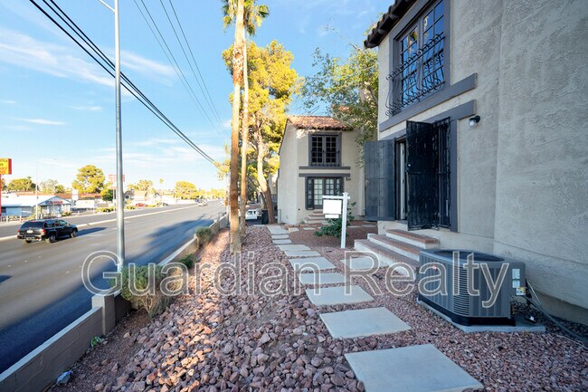 Building Photo - 2882 Calle Del Oro