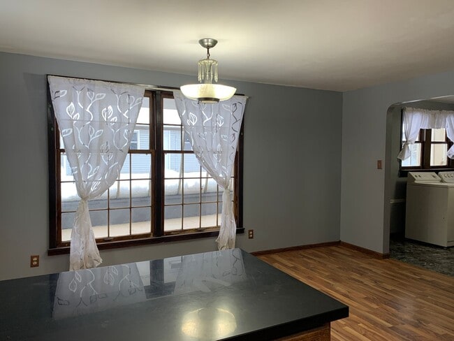 Building Photo - Charming Single Family Home