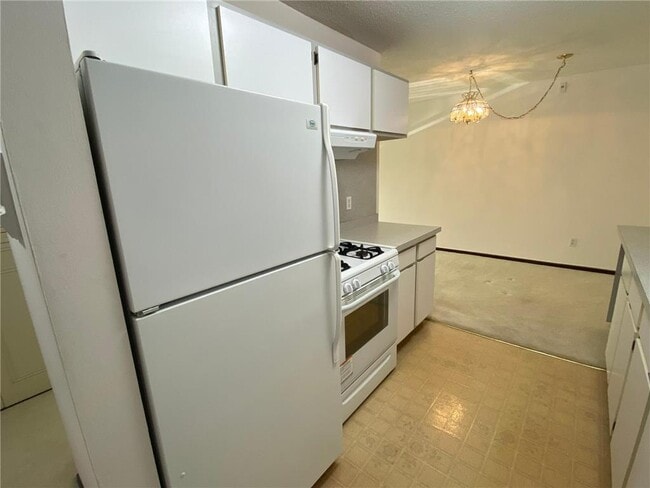 Building Photo - 7350 York Ave S