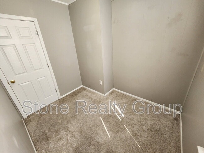 Building Photo - 1435 3rd Ave