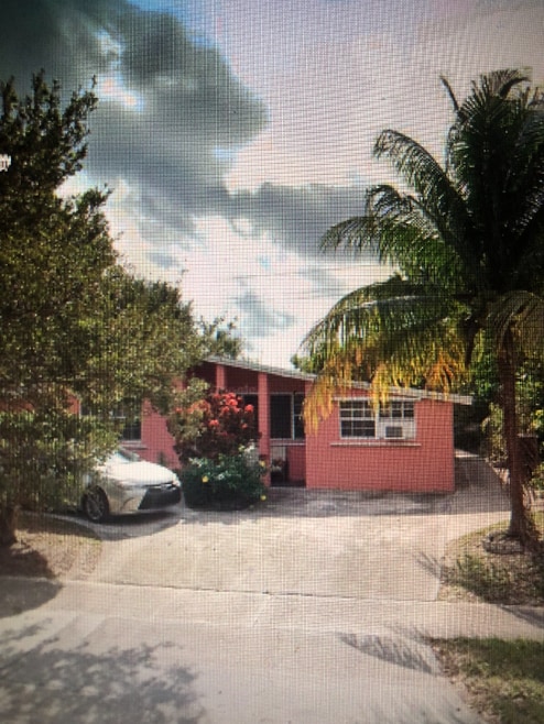 Building Photo - 1680 NE 157th Ter