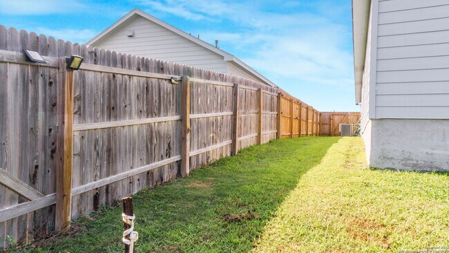 Building Photo - 3-BEDROOM LENNAR HOME IN NORTHEAST CROSSING