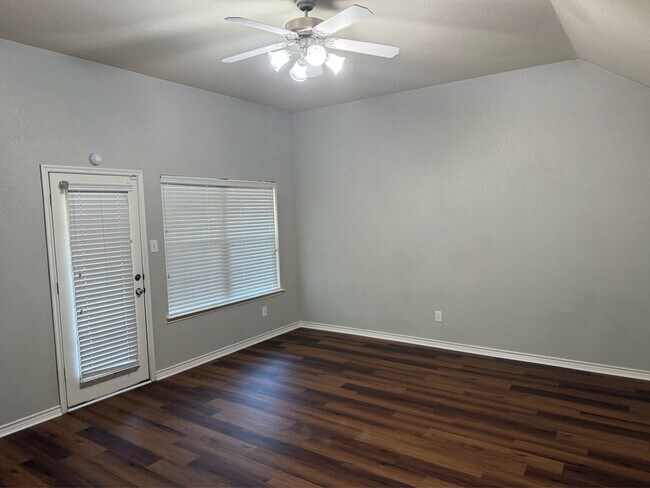 Building Photo - 9720 Colonywood Dr