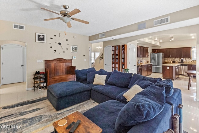 Building Photo - 3216 Tierra Palma Dr