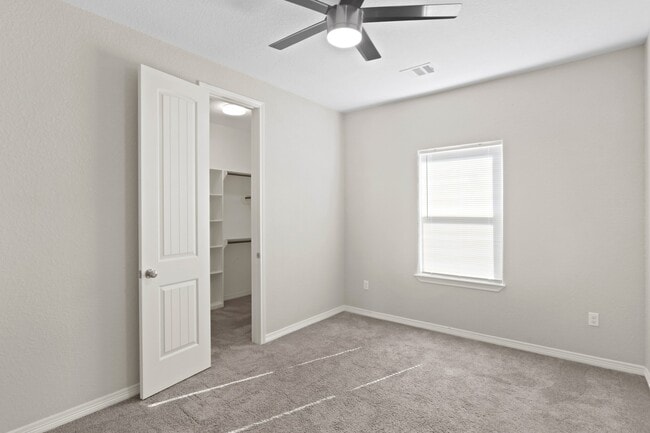 Building Photo - 2803 Vega St