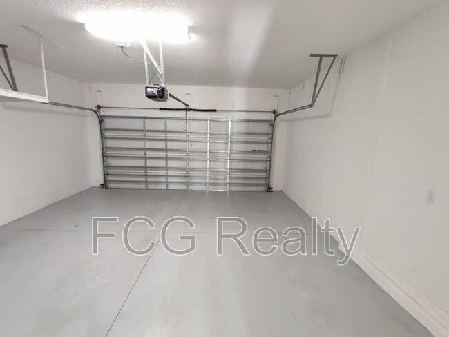 Building Photo - 1242 Sandwedge St