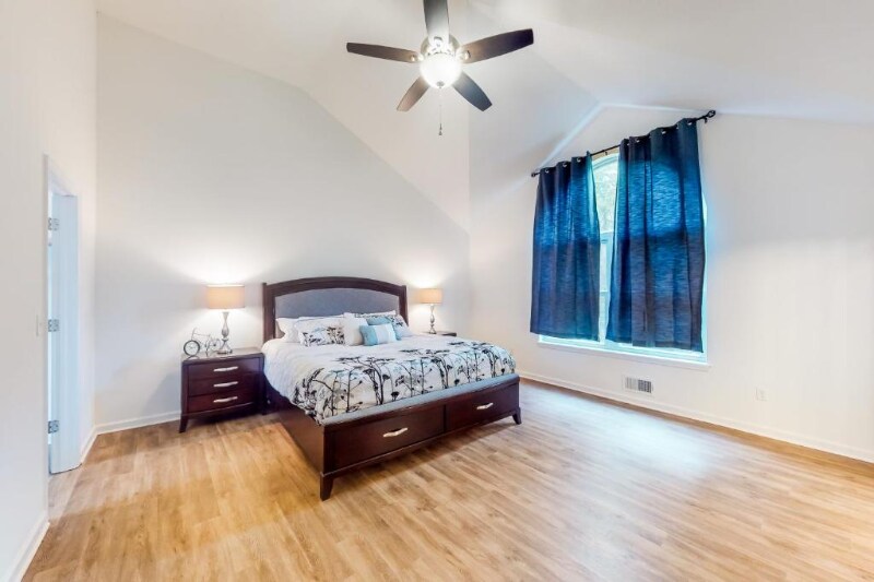 Building Photo - 1170 Thunder Dr