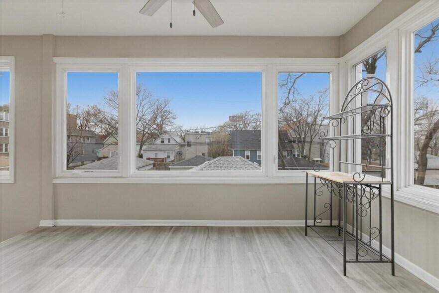 Building Photo - 3018 N Whipple St