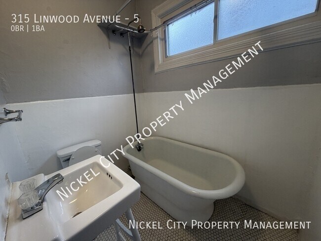 Building Photo - 315 Linwood Ave