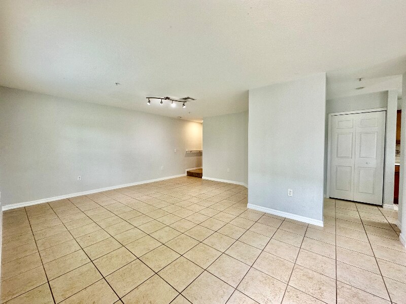 Building Photo - 9077 Gervais Cir