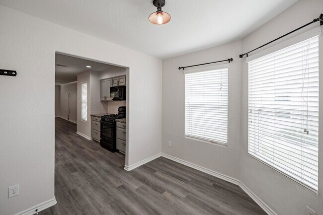 Building Photo - 9917 Kingfisher Dr
