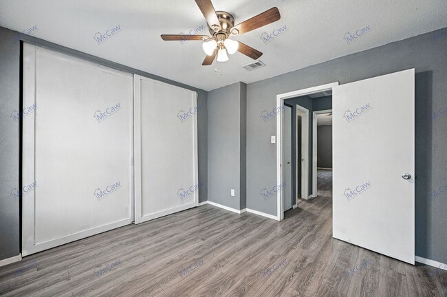 Building Photo - 9510 Olde Towne Row